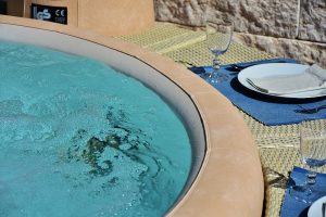 Notre classement des meilleurs jacuzzis gonflables: le comparatif complet
