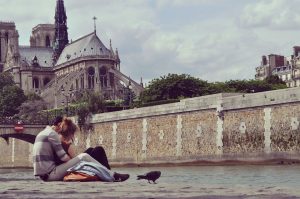 Dîner-croisière romantique à Paris : un endroit rêvé pour les amoureux ?