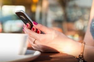 Peut-on jouer à un jeu hentai sur mobile ?