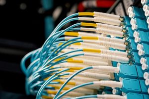 Qui appeler pour connaitre son eligibilité à la fibre red ?