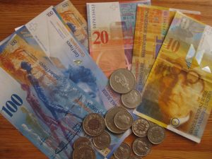 Où changer des francs suisses en euros sur Paris ?