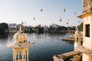 udaipur-vue-ville-depuis-balcon-hotel-au-rajasthan-inde