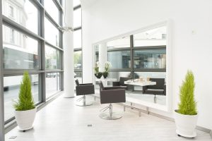 Comment choisir un grand miroir design de salon ?