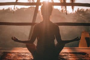 Quelles sont les caractéristiques de la méditation rapide du matin ?