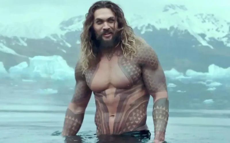 Jason Momoa taille et poids, les chiffres fiables