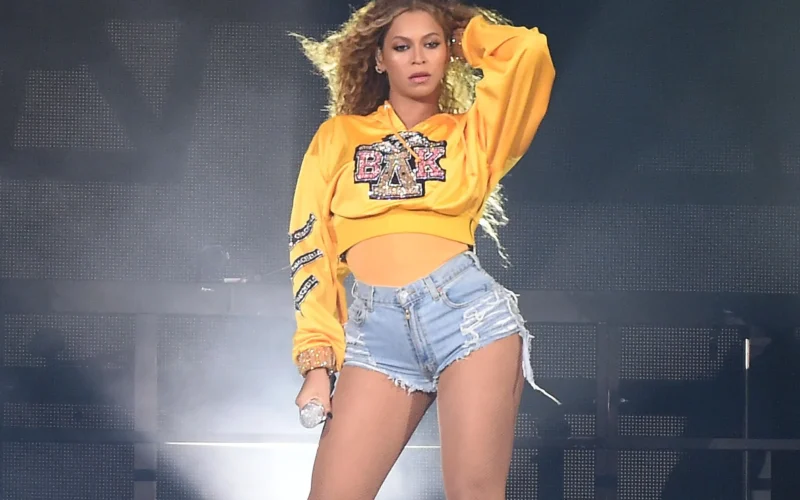 La vérité sur la taille de Beyoncé dans les médias